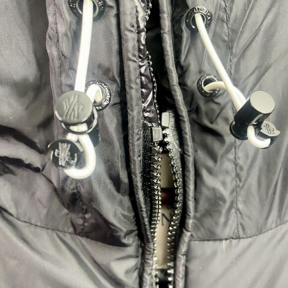 Moncler Blais Jacket Men’s 2 M Black Down Puffer Hooded Coat Winter F20911B54410 - Picture 15 of 16